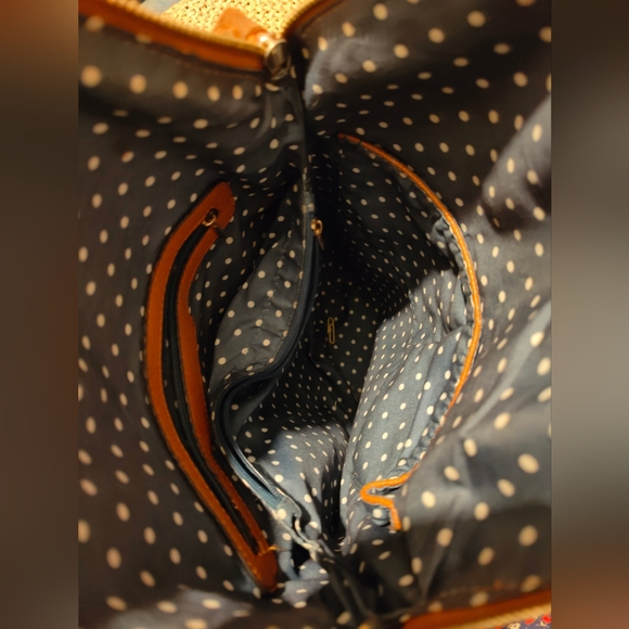 Caramel Crossbody Envelope Bag - Picture 5 of 5